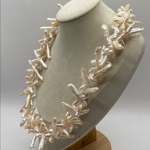 Rare Honora 14K Gold Baroque Cross Shaped Natural Pearl Necklace 20 1/2”L - Picture 2 of 11